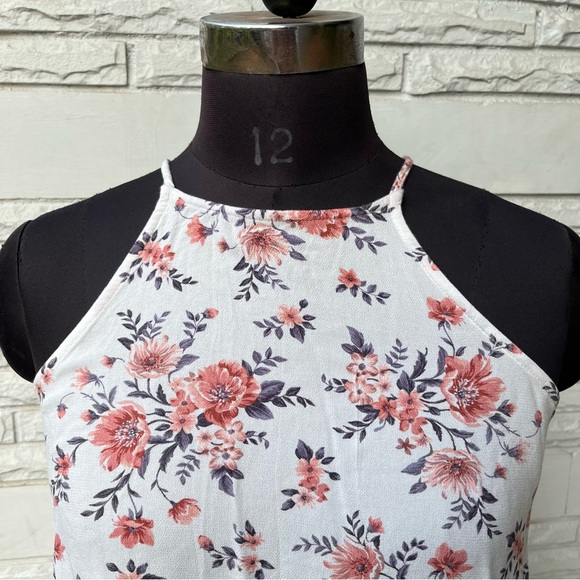 SOLD ❌ Floral Tie Up Top - Picture 5 of 7